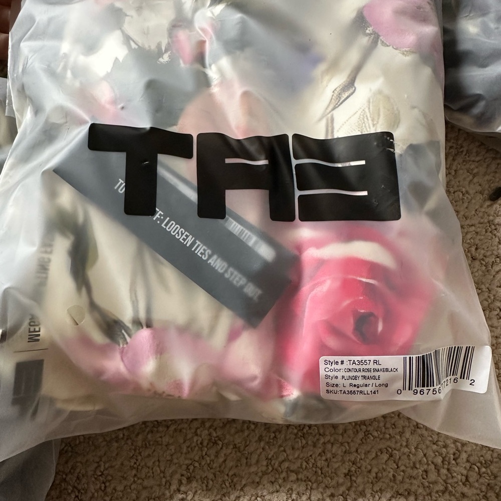 NWT TA3 Plungey Triangle one piece swimsuit contour rose bloom - Picture 4 of 7